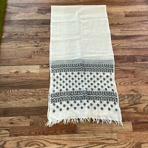 Lovely Eileen Fisher scarf. Black and cream. 71” x 16.5”